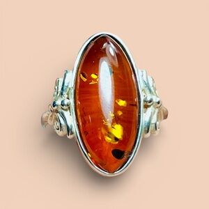 Vintage sterling silver Baltic Amber ring